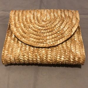 Straw clutch